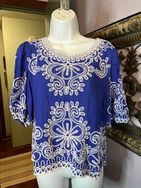 Solitaire Blue intricately Embroidered Blouse Sz L